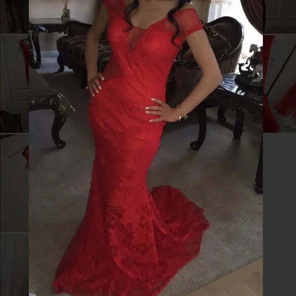 Red evening gown | size: 2-4 | Color: Red | comes with red shawl - homecoming - Picture 1 of 8